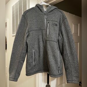 Men’s size Large. The Northface fleece zip up hoodie. Used but good condition.
